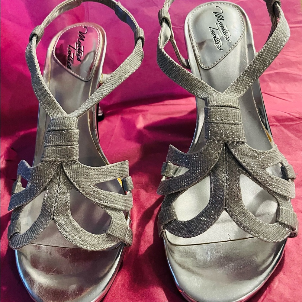 Tootsie Tootsie’s scrappy silver sandals with acrylic heal size 6